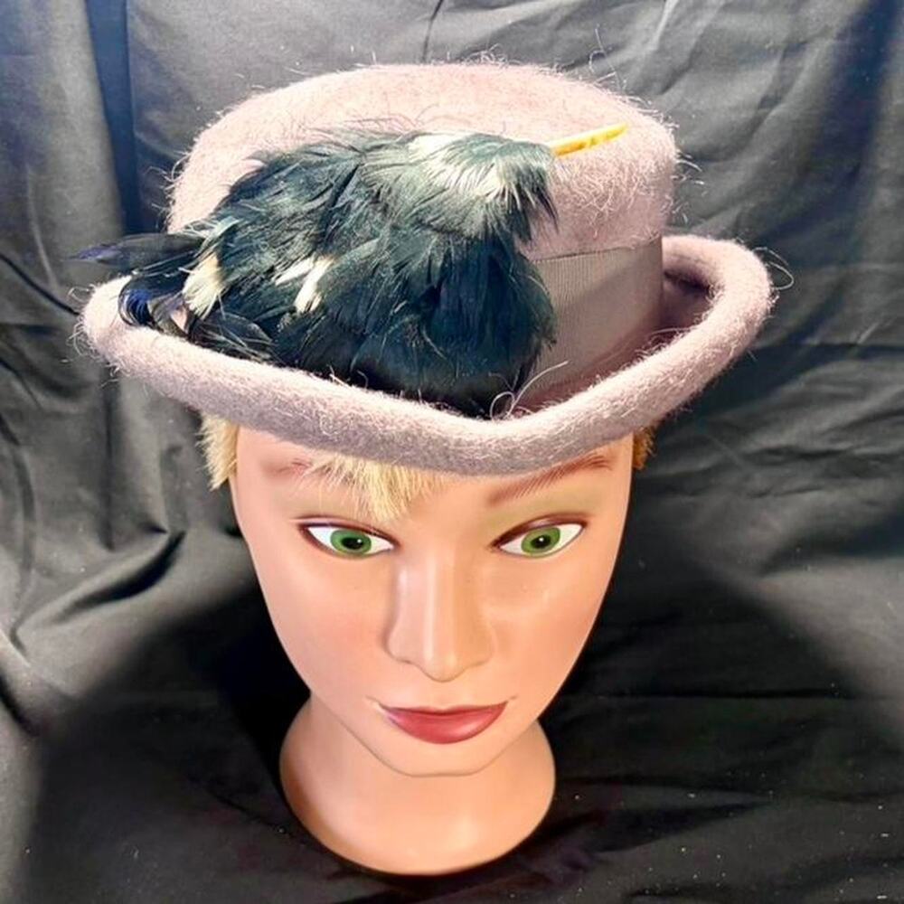 🚨 VINTAGE Rare Original Worthmore Purple Felt Bowler Derby Hat w/ Feathers
